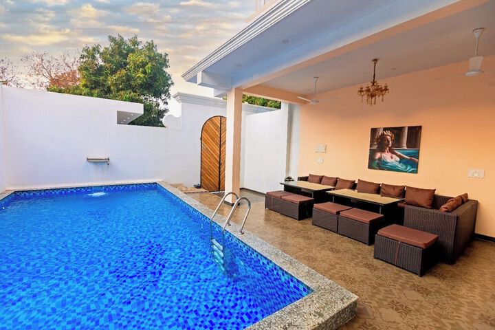 Pool 47 of 63