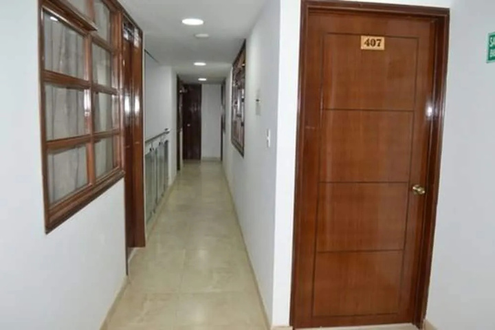 Room 9 of 11