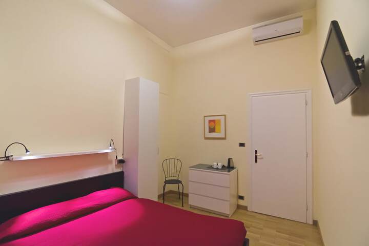 Room 3 of 44