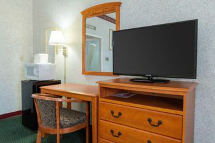 Room 16 of 26