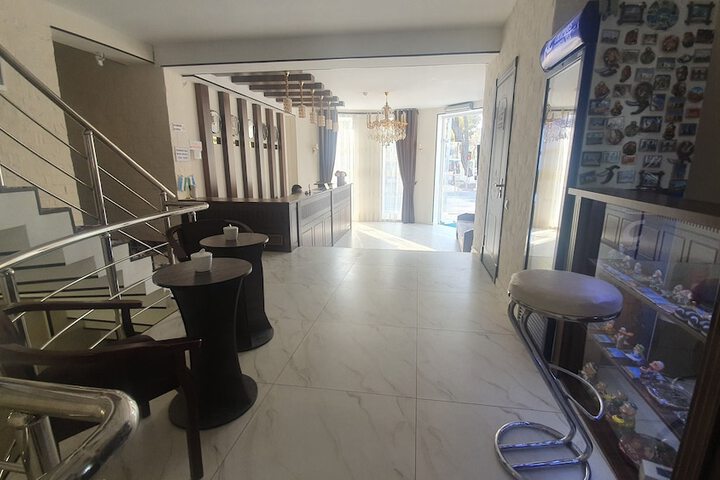 Room 7 of 15