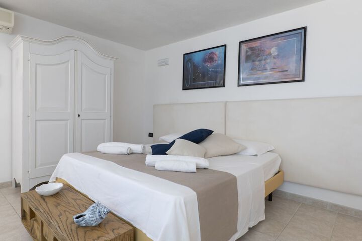 Room 48 of 60