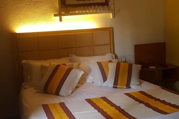 Room 16 of 50