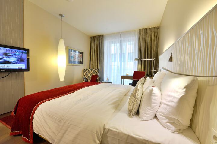 Room 10 of 45