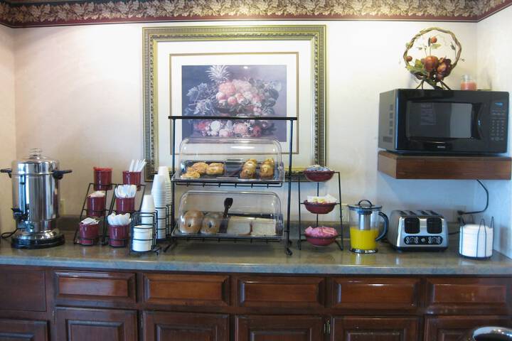 Breakfast area