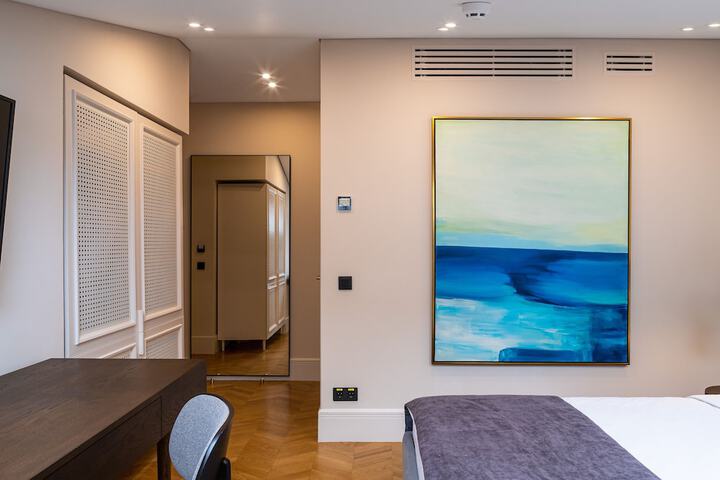Room 29 of 90