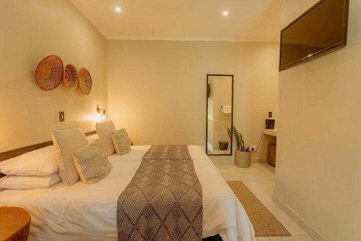 Room 32 of 77