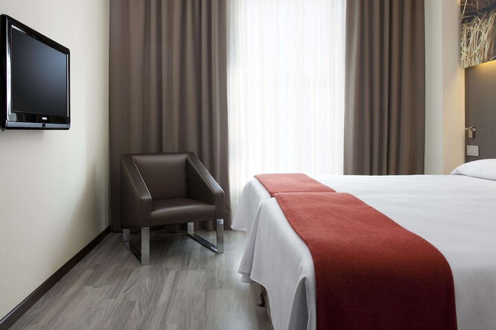 Room 7 of 25