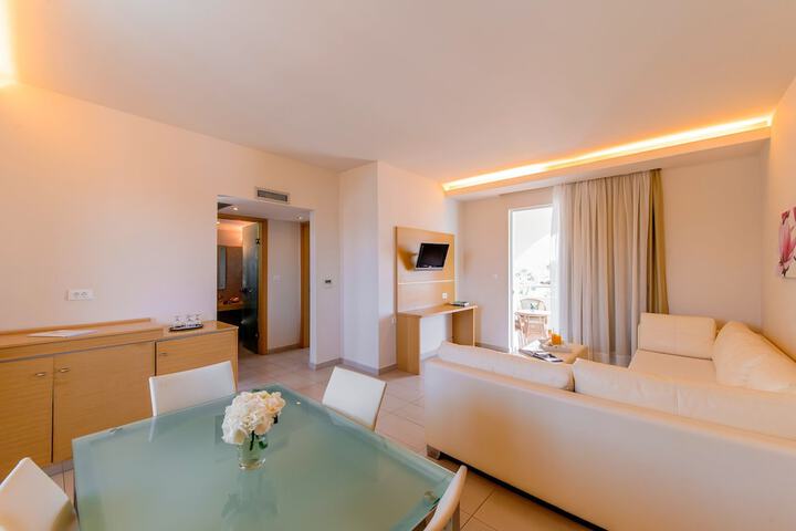 Room 12 of 23
