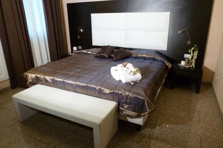 Room 7 of 23