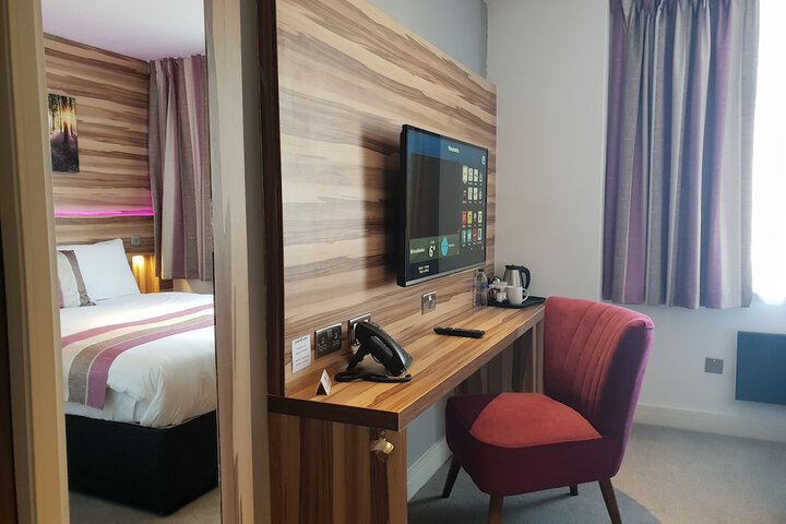 Room 11 of 46
