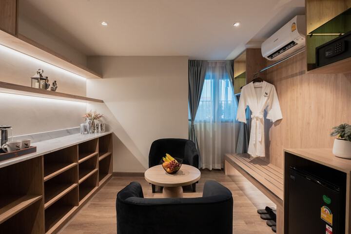 Room 83 of 136