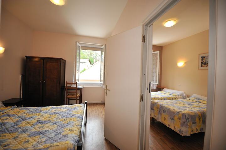 Room 6 of 44
