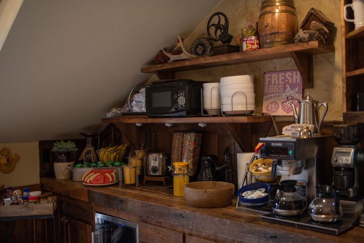 Breakfast/Coffee Service 46 of 100