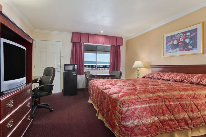 Room 3 of 5