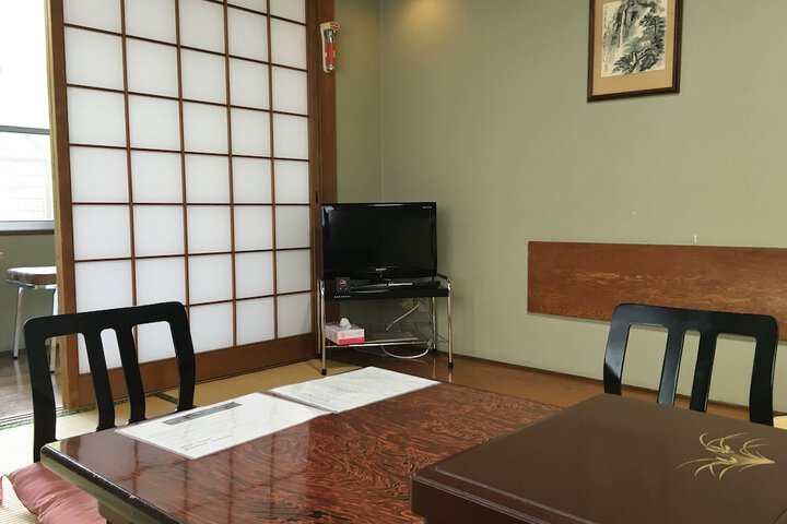 Room 18 of 35