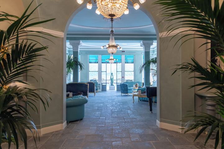Entrance & Lobby