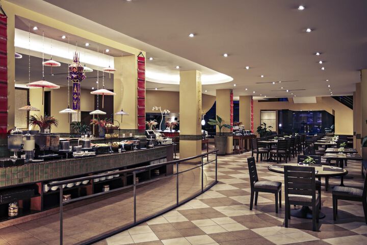 Dining 54 of 78
