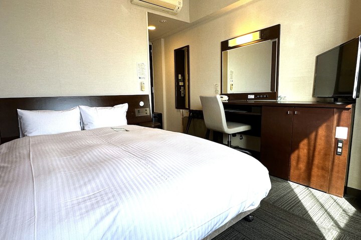 Room 7 of 36