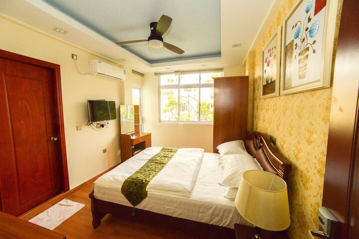 Room 30 of 38