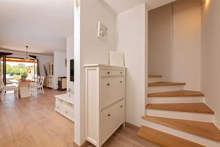 Room 3 of 20