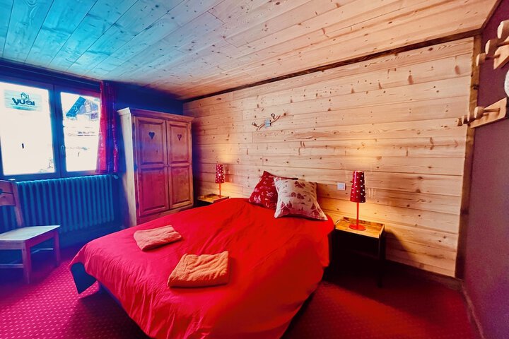 Room 6 of 82