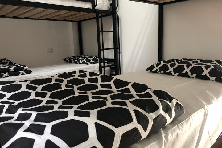 Room 5 of 33