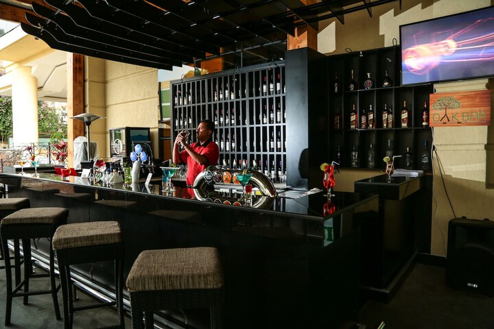 Lounge 87 of 117