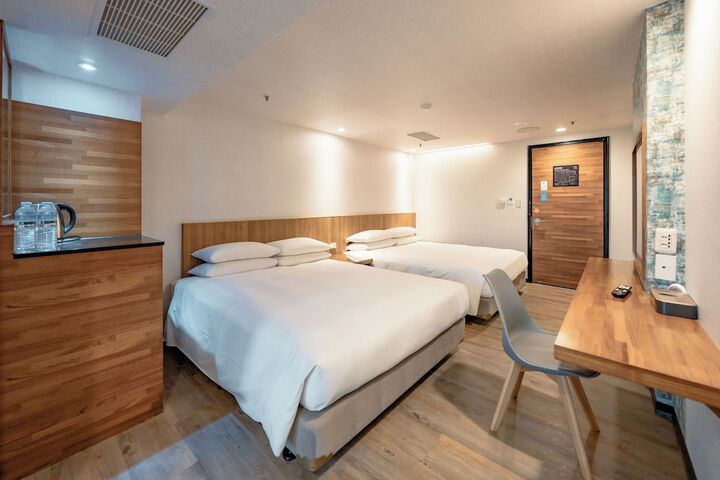 Room 8 of 46