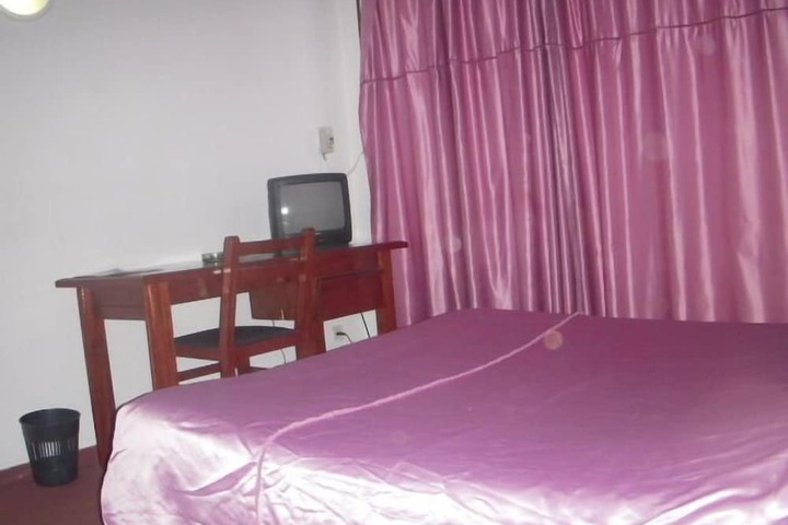 Room 6 of 31