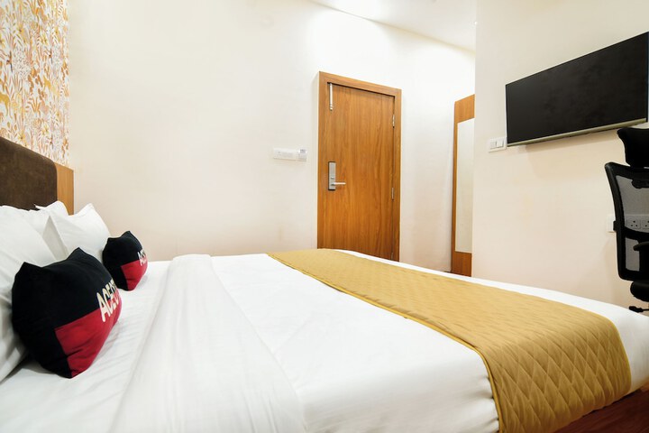 Room 30 of 48