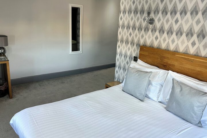 Room 13 of 142