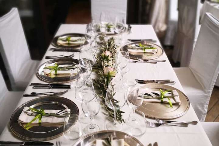 Dining 8 of 14
