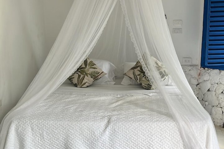 Room 5 of 62