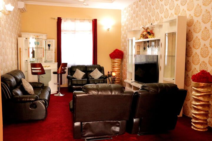 Room 12 of 22