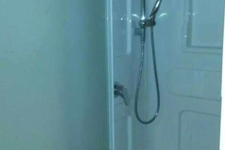 Room 8 of 15