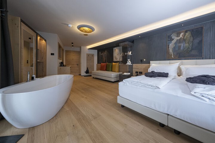 Room 27 of 44
