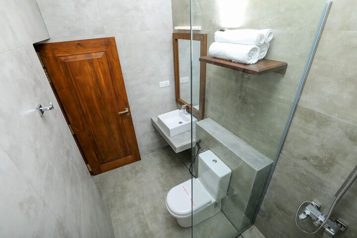 Room 10 of 26