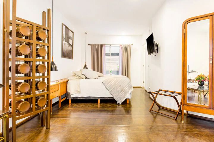 Room 213 of 293