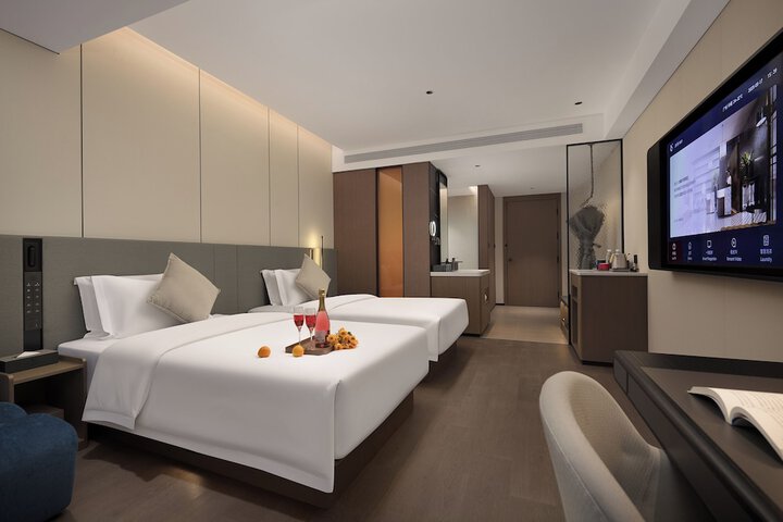 Room 19 of 48