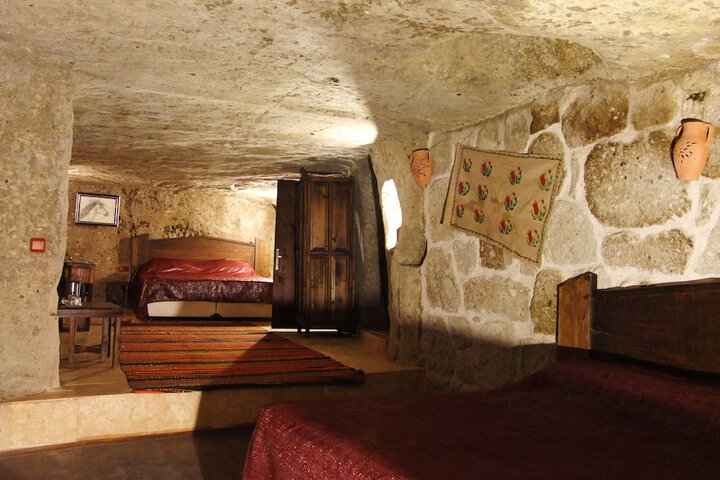 Room 83 of 578