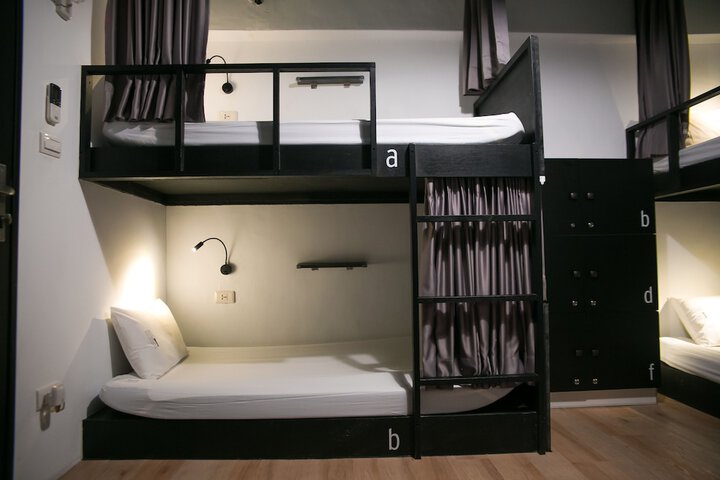 Room 19 of 127