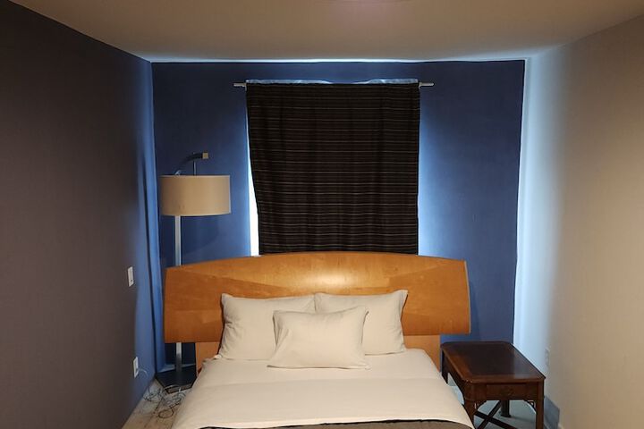 Room 23 of 36
