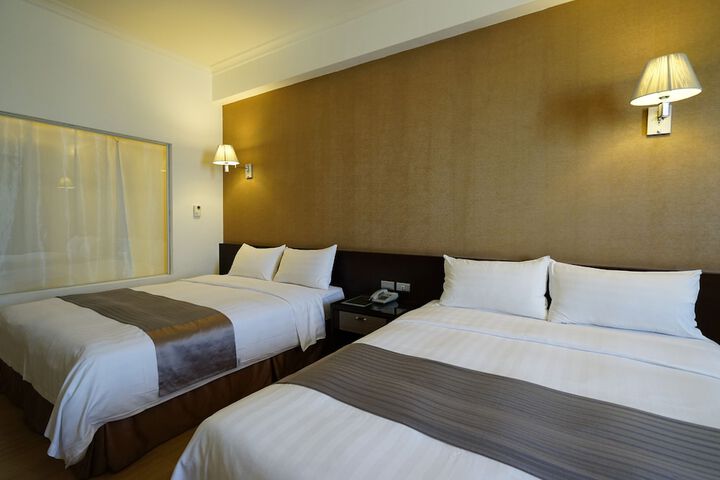 Room 10 of 31