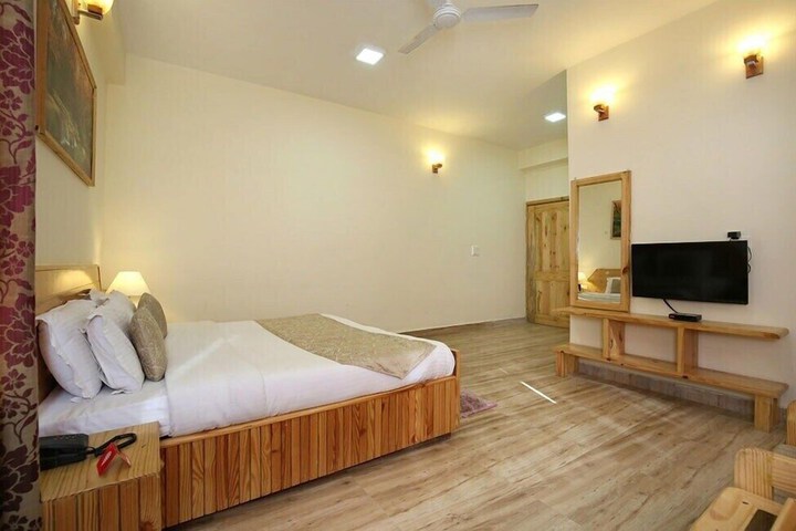 Room 11 of 21