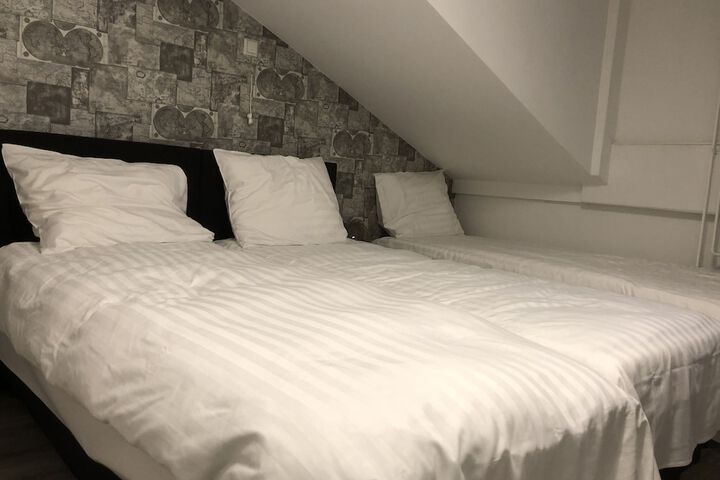 Room 14 of 42