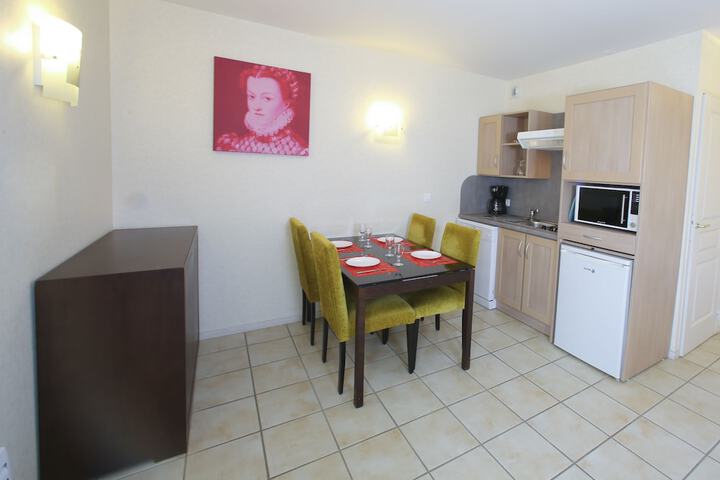 Private kitchenette