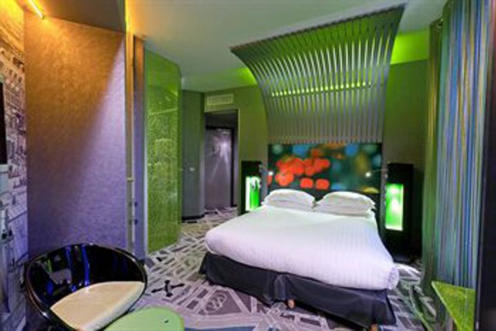 Room 16 of 36