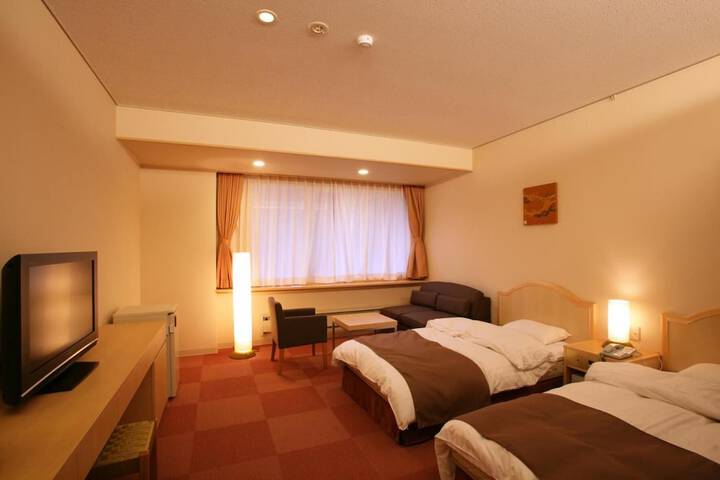 Room 13 of 52