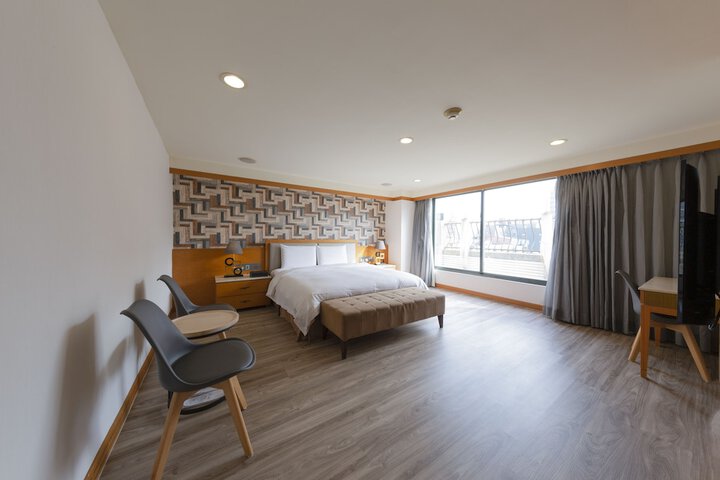 Room 16 of 24